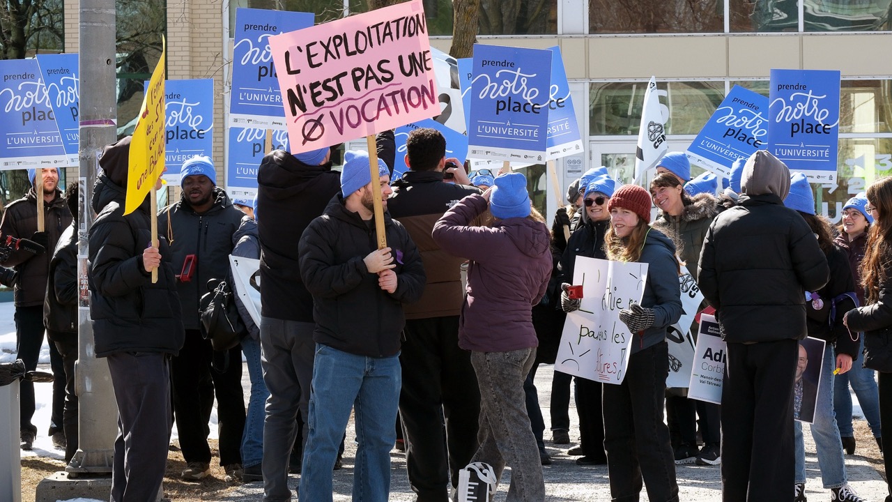 Manifestation de la CSN à l'UQO.